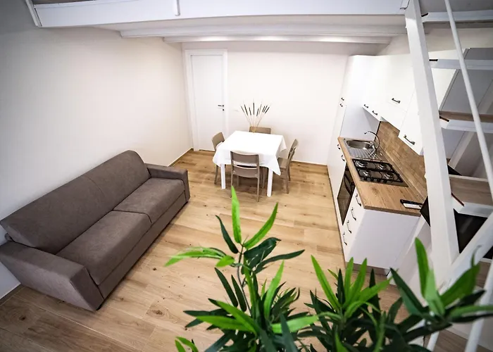 アパート Isabel House