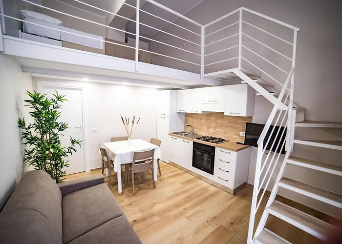 Isabel House * トロペーア