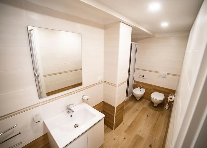 アパート Isabel House