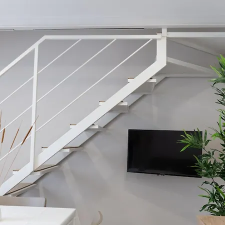 Isabel House Apartment *