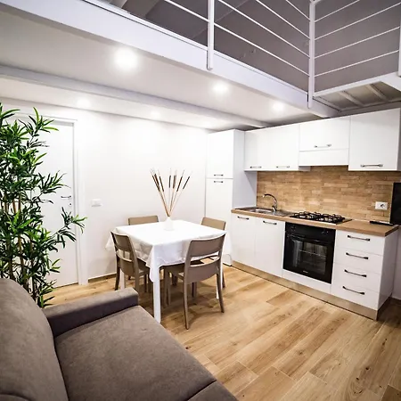 Isabel House Apartment *