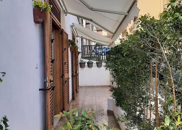 Isabel House Apartman *